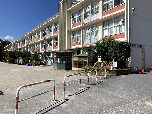 碓東小学校（約1,850m）