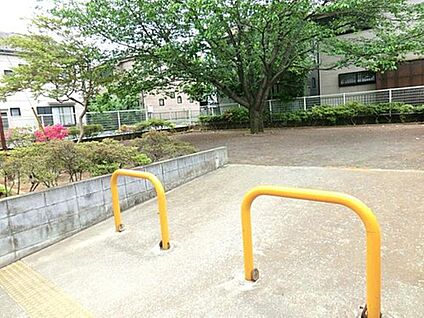 中里見中児童遊 279m(徒歩4分)