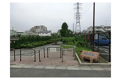 小関ふれあい公園 462m(徒歩6分)