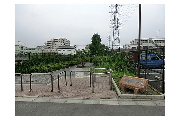 小関ふれあい公園（約462m）