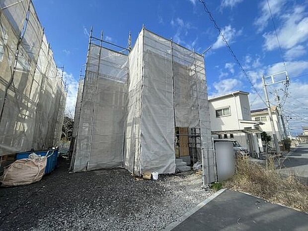 【 現地外観写真】1号棟　上棟　第三者機関による「設計性能評価書」取得物件です。