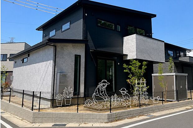 K1-3　庭
1日を通して日当りのよいお庭。
物置を置いてもゆとりある広さ、家庭菜園も楽しめます。
※現地写真に一部CGで加工しております。