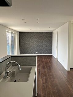 No.６キッチンからリビング