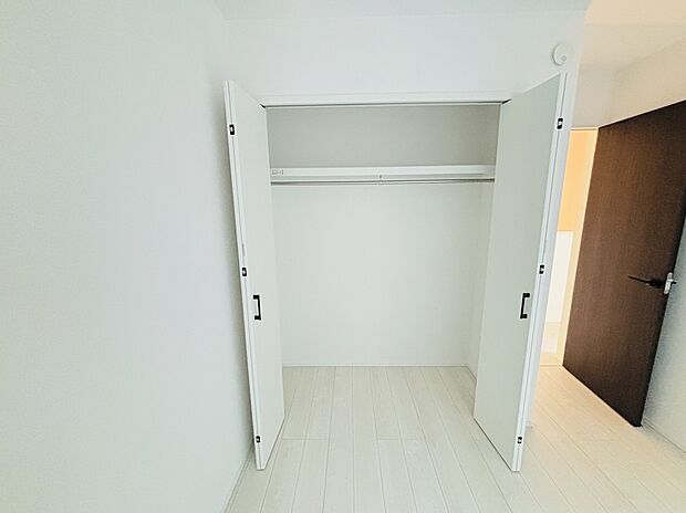【 【６号棟】】各居室に収納スペース