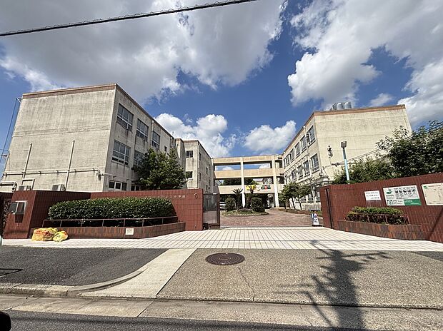 名古屋市立山王中学校（約1,000m）