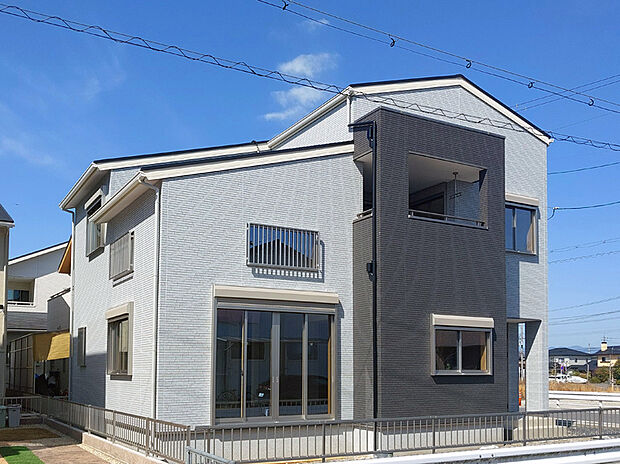 2期2号地　外観左側
W断熱／蓄電池7.4kW搭載／全館空調DESICA HOME AIR搭載