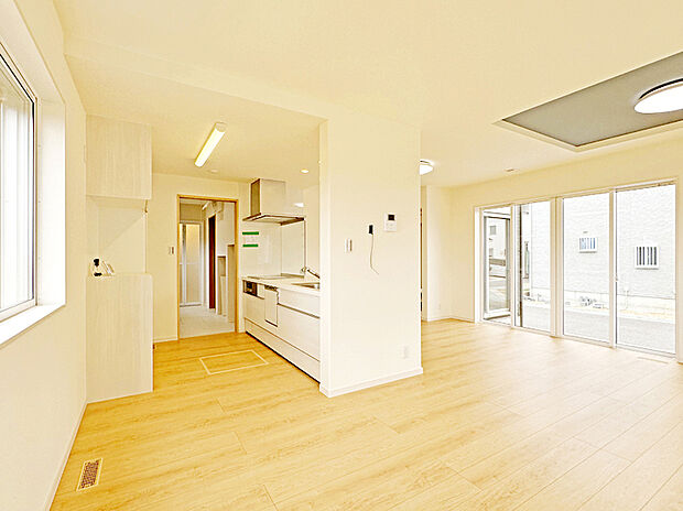 【1期6号地】南向きで明るいLDK