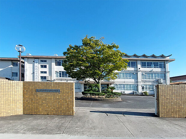 八幡西中学校（約2,600m）