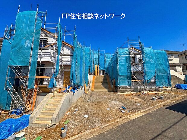 四季を通じて自然と触れ合えるスポットが周辺には盛りだくさん！お散歩やジョギング、週末のご家族での遊びに最適です。暮らしの夢を育む理想の住まいがここにはあります。