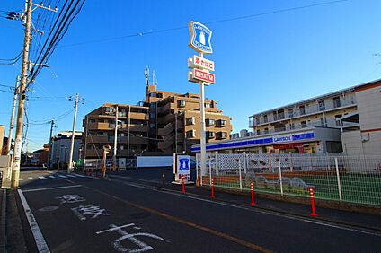 ローソン高田西二丁目店 240m