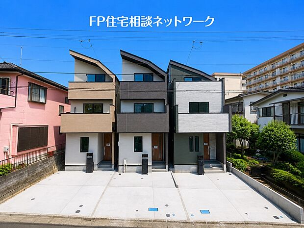 【現地外観写真】毎日のお散歩も快適な緑に恵まれた閑静な住宅地は、伸び伸びスローライフを叶えてくれます。自然豊富な季節の移ろいを身近に感じられる環境で子育てすれば、お子様もきっと素直に成長してくれるはずです！