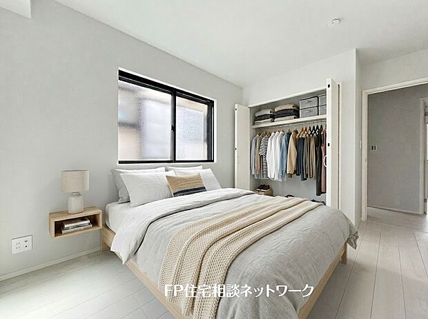 ■洋室■本画像はAIがCGで家具作成しており、実際の現地に家具は設置されておりません。また、販売価格に家具、小物等は含まれておりません。