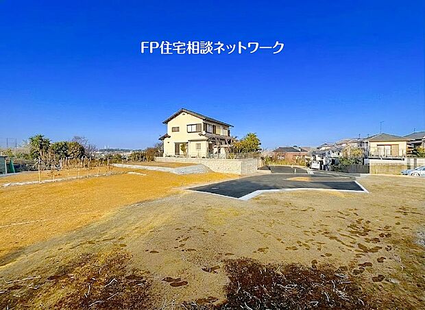 2階建て住宅が建ち並ぶ閑静な住宅街に全6区画の分譲地が誕生！理想の間取りで建築が可能です。