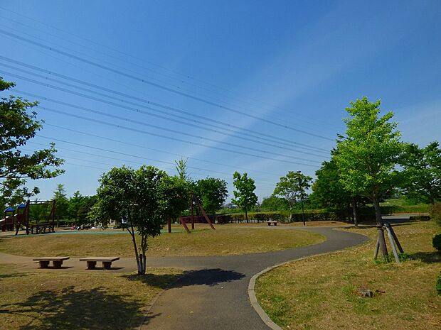 稲城北緑地公園（約1,600m・徒歩20分）