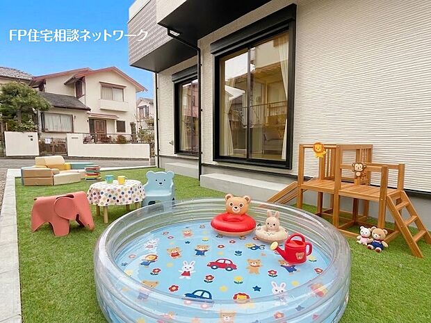 【庭】■庭■本画像はAIがCGで家具作成しており、実際の現地に家具は設置されておりません。また、販売価格に家具、小物等は含まれておりません。