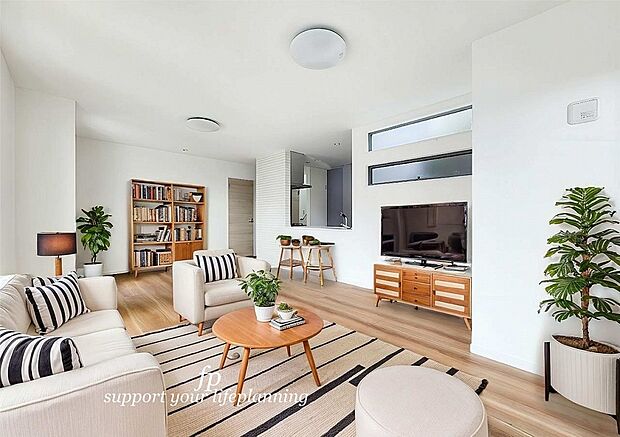 【内観】【プラン例　建物価格2480万円　建物面積100m2】家族だんらんのスペースとなるリビング。家具の配置がしやすい広さを確保しつつ、窓が多く色々な角度から光が取り込める間取りです。