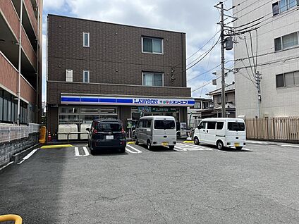ローソン・スリーエフ 緑長津田店　 1300m(17分)