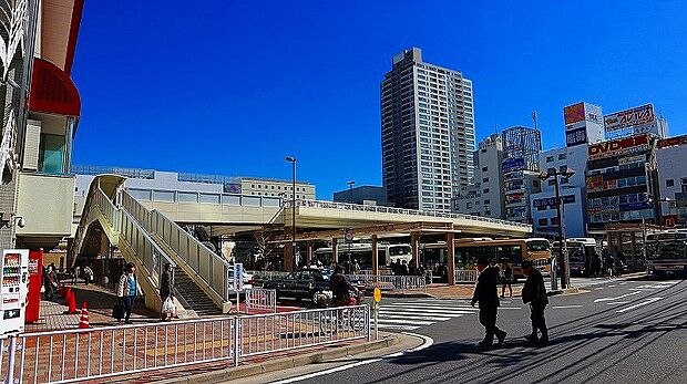 R鶴見駅前（約1,280m・徒歩16分）