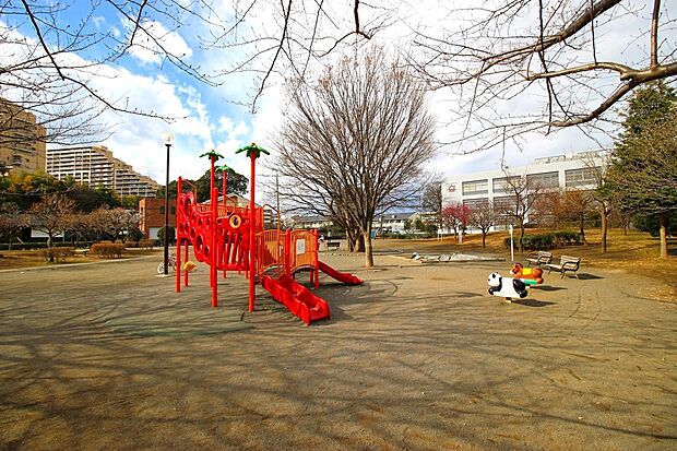 久地梅林公園(約1,100m)