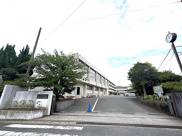 筑紫野市立筑紫野中学校（約3,428m）