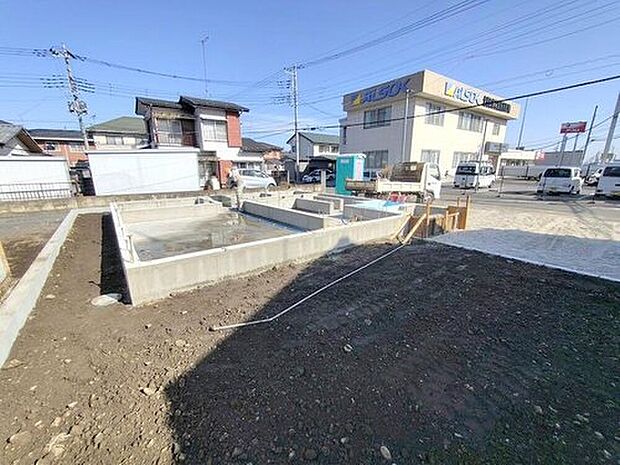 資料請求やモデルルームのご見学も即日対応させていただきます。「新築住宅供給戸数日本一」飯田グループホールディングスの物件をぜひ一度見に来てください。お気軽にお問い合わせください。