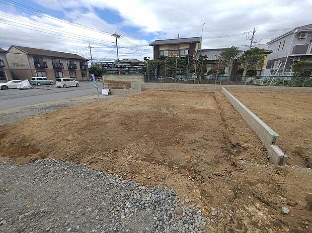 資料請求やご案内も即日対応いたします♪同じ施工例の物件見学や、完成イメージプレゼンテーションも承っております。どのような建物が建つか、間取りの広さは?など気になる点を一つ一つご説明させていただきます。