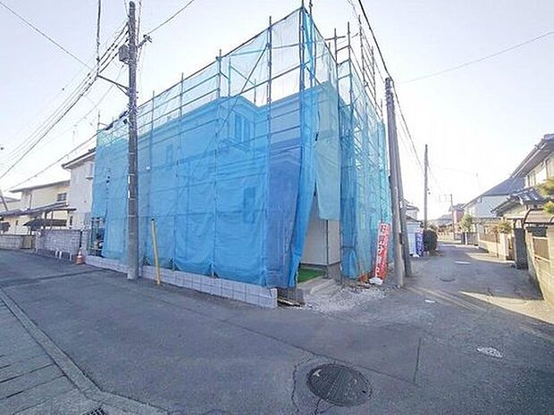 【前面道路含む現地写真】資料請求やご案内も即日対応いたします♪同じ施工例の物件見学や、完成イメージプレゼンテーションも承っております。どのような建物が建つか、間取りの広さは？など気になる点を一つ一つご説明させていただきます。