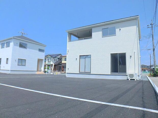 【【類似外観同仕様】】類似外観同仕様の物件になります。2号棟には4.5帖の和室あり！使用用途はさまざま！