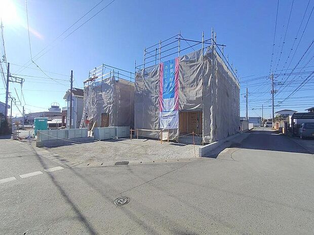 【前面道路含む現地写真】資料請求やご案内も即日対応いたします♪同じ施工例の物件見学や、完成イメージプレゼンテーションも承っております。どのような建物が建つか、間取りの広さは?など気になる点を一つ一つご説明させていただきます。