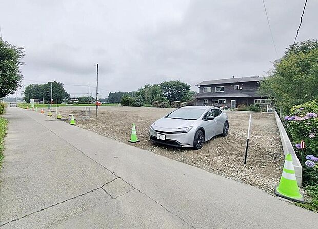 【前面道路含む現地写真】土日のご予約はもちろん、平日やお仕事のお時間に合わせてのご案内も実施しています。まずはお客様のご都合をお伺いさせて頂き、それに合う形で物件のご紹介をさせていただきます。お気軽にお問い合わせください。