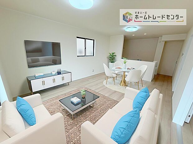 現況の物件写真に、CG による画像処理を行っています。家具、家電、照明器具、小物、カーテン、その他のイメージはCG です。