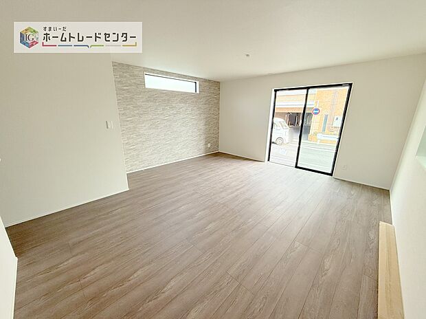 複数の方角から部屋へ日光を採り入れることができるため、一日を通して陽当たりが良く部屋が明るくなります。今の時代に欠かせない換気も良好です!