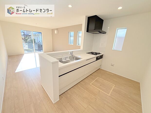 キッチンスペースはご家族みんなで作業ができるスペースを確保しております。みんなで楽しくお料理やお片付けをすれば、家事の時間も家族のコミュニケーションの時間に変わります。
