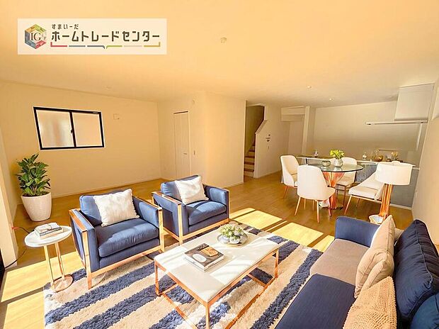 現況の物件写真に、CG による画像処理を行っています。家具、家電、照明器具、小物、カーテン、その他のイメージはCG です。