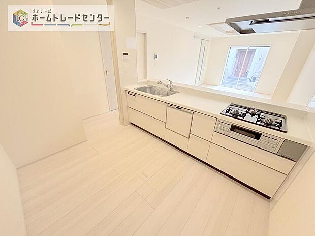 食洗機が標準装備でついています。家事は毎日の事、一日一日は少しの負担軽減でも、その少しを1年で考えれば大きな時間になります。自由に使えるお時間を増やしていただき、その分新居でおくつろぎ下さい。