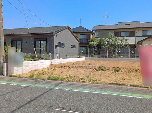 どのような建物が建つか、間取りの広さはどうかなど、気になる点は丁寧にご説明いたします。資料請求やご案内は即日対応いたします。土日や平日、お仕事終わりの時間など、ご都合に合わせてご案内いたします。