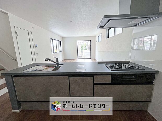食洗機が標準装備でついています。家事は毎日の事、一日一日は少しの負担軽減でも、その少しを1年で考えれば大きな時間になります。自由に使えるお時間を増やしていただき、その分新居でおくつろぎ下さい。