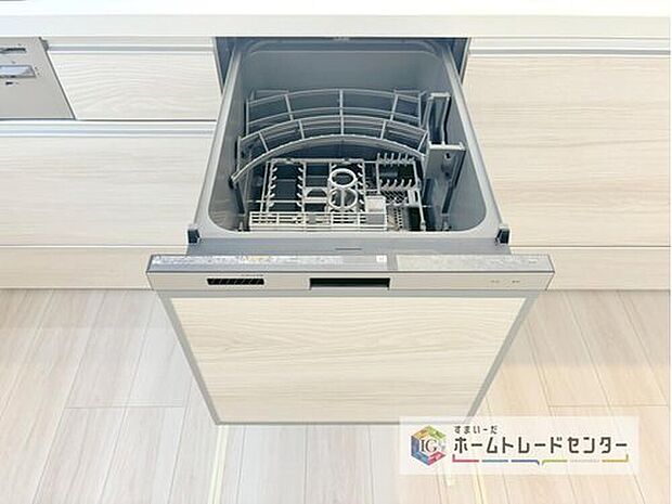 【【食器洗浄乾燥機】】忙しい奥様の味方、後片付けもラクラクなビルトイン食洗機付き。洗い終わった食器の水切りや乾燥としても便利です。