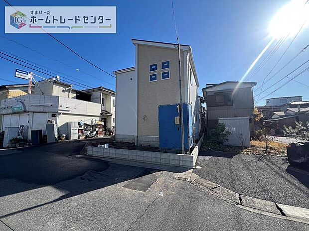 【現地外観写真】耐震等級最高等級の住宅性能評価書はもちろん、長期優良住宅の認定も受けた高性能な住宅の完成です。長く、安心して住んでいただきたい、だからこそ厳しい第三者のチェックをお願いし、お客様に安心を届けます。