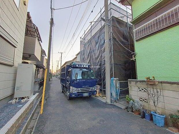 【現地外観写真】資料請求やご見学は即日対応可能♪陽当りや通風など住みやすさの工夫が満載。資料に載っていない街並みや周辺環境は、ぜひ現地で実際にお確かめください。