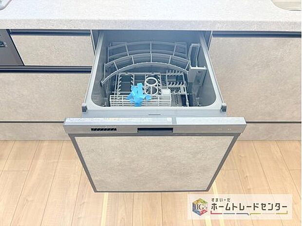 【【食器洗浄乾燥機】】後片付けもラクラクなビルトイン食洗機付き。洗い終わった食器の水切りや乾燥としても便利です。
