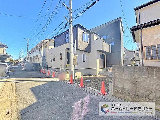 【前面道路含む現地写真】土日のご予約はもちろん、平日やお仕事のお時間に合わせてのご案内も実施しています。まずはお客様のご都合をお伺いさせて頂き、それに合う形で物件のご紹介をさせていただきます。お気軽にお問い合わせください。