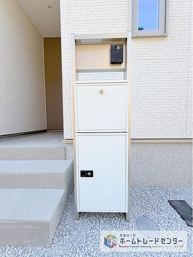 【【宅配BOX】】戸建用の宅配ボックスを設置。通販でのお買い物などお荷物が届く予定があっても時間を気にせず外出できるので大変便利です。