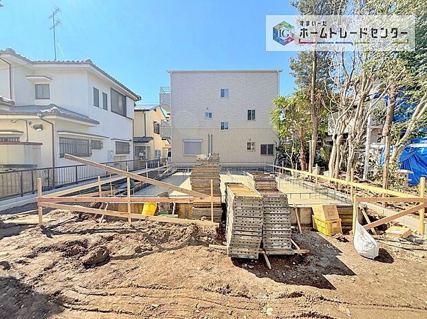 【現地外観写真】どのような建物が建つか、間取りの広さはどうかなど、気になる点は丁寧にご説明いたします。資料請求やご案内は即日対応いたします。土日や平日、お仕事終わりの時間など、ご都合に合わせてご案内いたします。