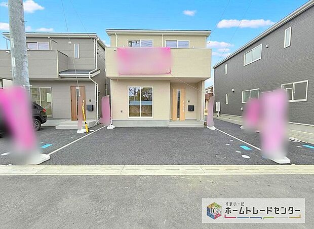 【【カースペース2台】】カースペースが2台分ございますので、家族分の自転車を駐輪したり、急な来客用の駐車スペースとしてもお使いいただけます。