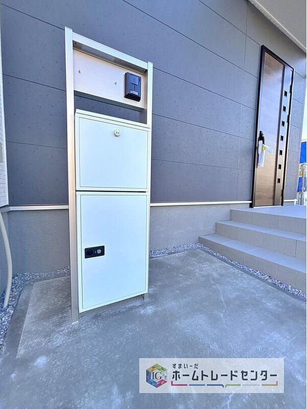 【【宅配BOX】】戸建用の宅配ボックスを設置。通販でのお買い物などお荷物が届く予定があっても時間を気にせず外出できるので大変便利です。