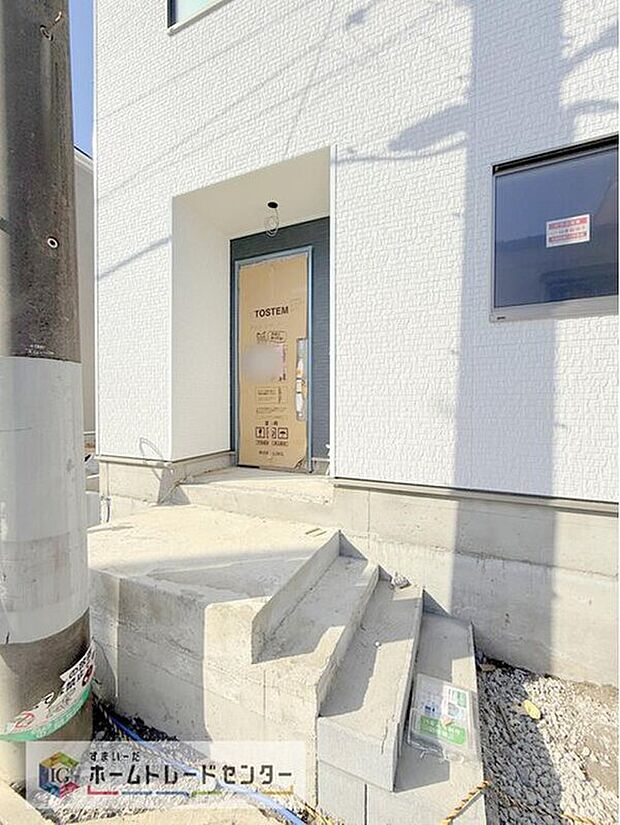 【玄関】土日のご予約はもちろん、平日やお仕事のお時間に合わせてのご案内も実施しています。まずはお客様のご都合をお伺いさせて頂き、それに合う形で物件のご紹介をさせていただきます。お気軽にお問い合わせください。