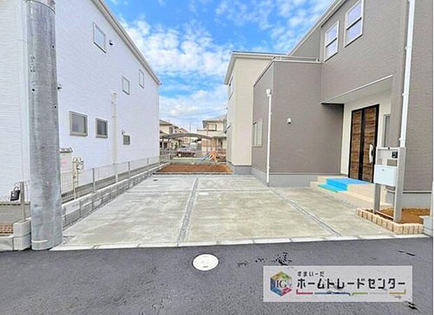 【【カースペース2台】】カースペースが2台分ございますので、家族分の自転車を駐輪したり、急な来客用の駐車スペースとしてもお使いいただけます。