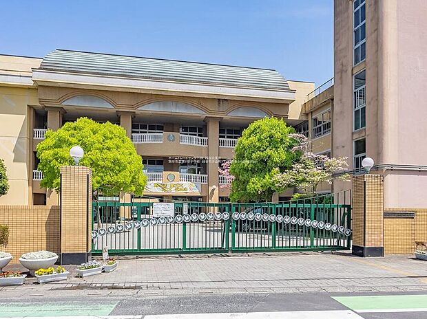 越谷市立越ケ谷小学校（約1,280m）