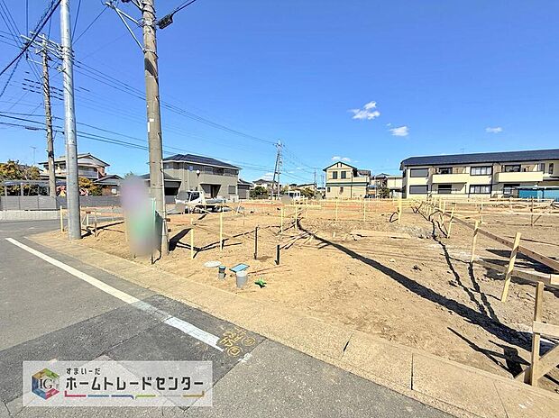 【現地外観写真】爽やかな青空と陽光に包まれる心地よい住空間。ネットでは分からない現地の魅力をぜひご覧ください。人生で大切なお住まいですので、ゆっくりとご見学ください。